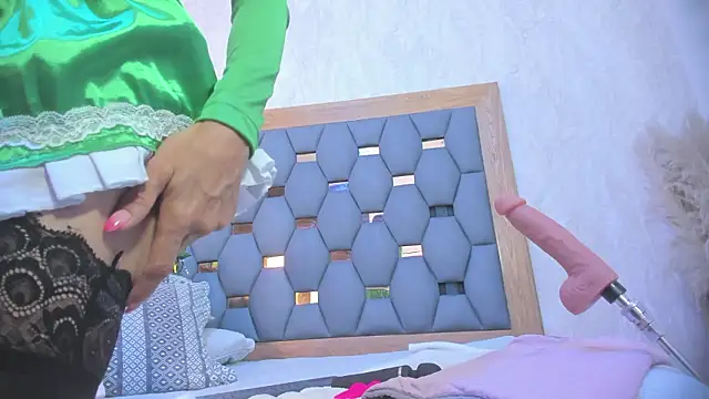 Snapshot of crystal_sm chatting on 03-17-26, 03:09 crystal sm online show from 03-17-26, 03:09