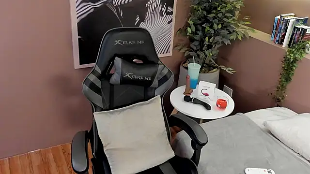 Skyyle  online show from 02-20-26, 01:02