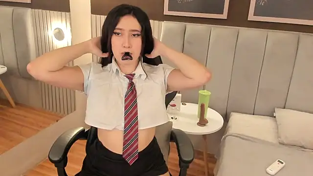 Skyyle  online show from 04-16-26, 01:12