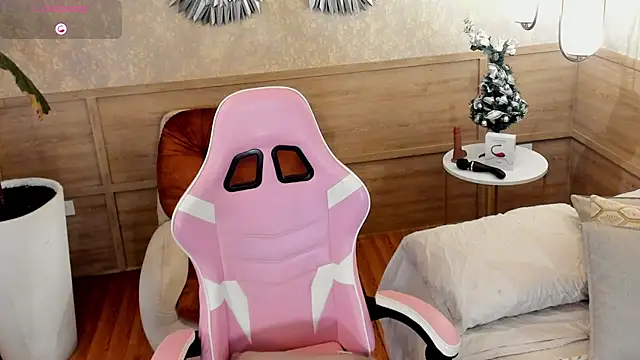 Skyyle  online show from 12-22-25, 01:00