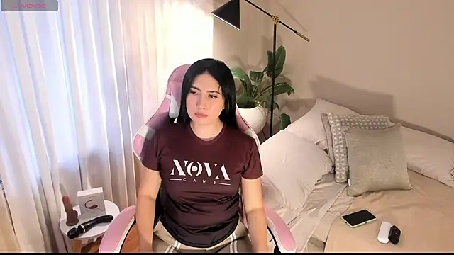Snapshot of Skyyle_ chatting on 09-25-25, 01:06 Skyyle  online show from 09-25-25, 01:06