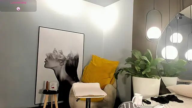 Snapshot of Skyyle_ chatting on 10-02-25, 12:41 Skyyle  online show from 10-02-25, 12:41