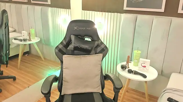 Skyyle  online show from 04-14-26, 01:05