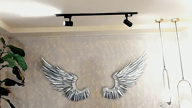 Skyyle  online show from 12-15-25, 01:06