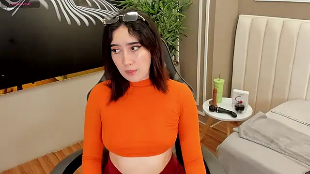 Skyyle  online show from 03-28-26, 01:12