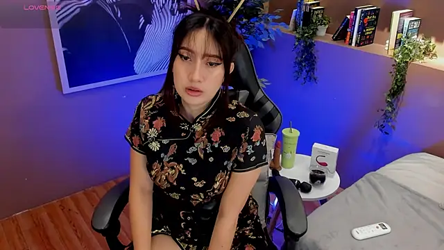 Skyyle  online show from 04-04-26, 12:45