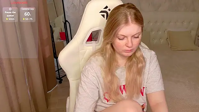 AmeliaDiamond online show from 04-09-26, 10:10