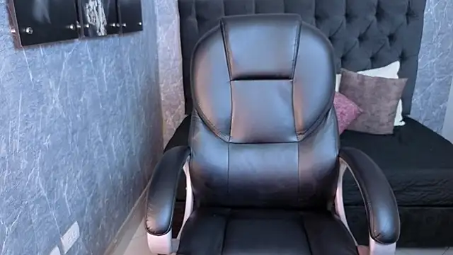 eileen  hills online show from 11-27-25, 06:52