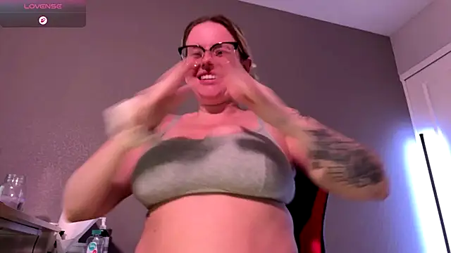 Charlies world online show from 11-23-25, 06:51