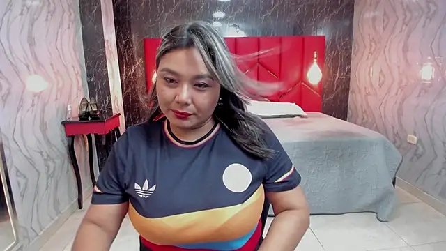 LatinaHoleQueen online show from 04-04-26, 02:34