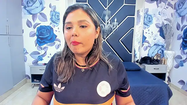 LatinaHoleQueen online show from 10-14-25, 02:50