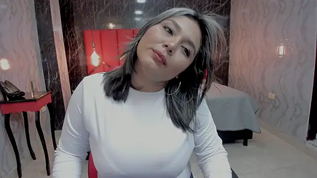 LatinaHoleQueen online show from 07-02-26, 03:18