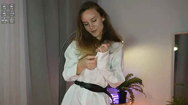 Snapshot of _Clare_Florence_ chatting on 10-10-25, 01:34  Clare Florence  online show from 10-10-25, 01:34