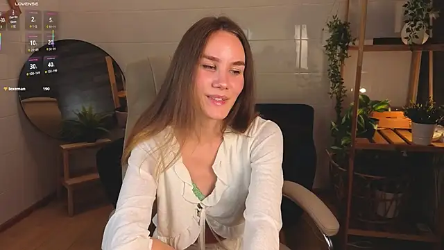 Snapshot of _Clare_Florence_ chatting on 09-21-25, 02:22  Clare Florence  online show from 09-21-25, 02:22