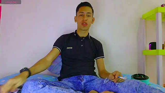 Snapshot of dylan_apol0 chatting on 01-18-26, 04:27 dylan apol0 online show from 01-18-26, 04:27