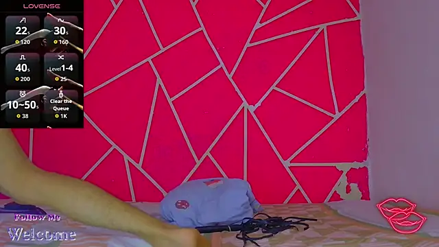 Snapshot of dylan_apol0 chatting on 12-16-25, 05:00 dylan apol0 online show from 12-16-25, 05:00