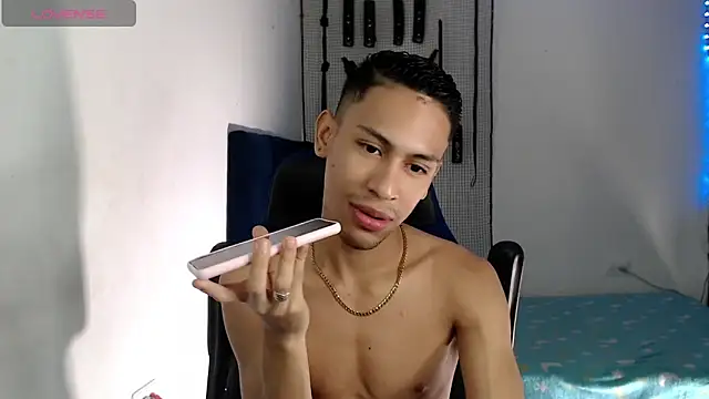 Snapshot of dylan_apol0 chatting on 11-07-25, 04:17 dylan apol0 online show from 11-07-25, 04:17