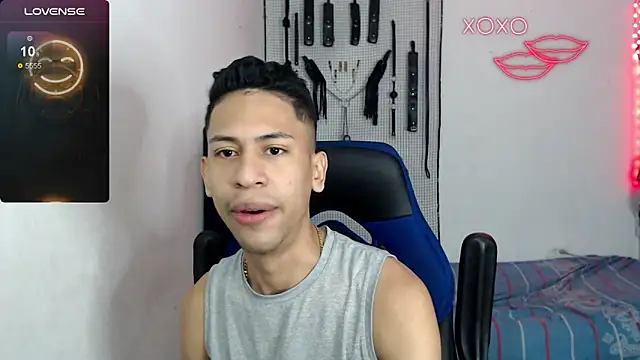 Snapshot of dylan_apol0 chatting on 10-22-25, 11:42 dylan apol0 online show from 10-22-25, 11:42