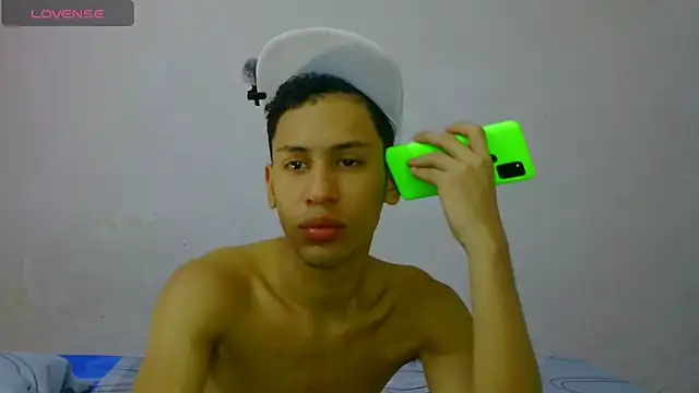 dylan apol0 online show from 04-11-26, 12:40