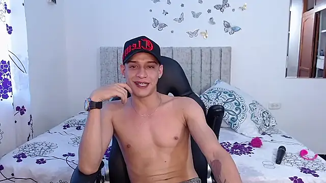 Snapshot of Ethanho0t chatting on 01-16-26, 03:27 Ethanho0t online show from 01-16-26, 03:27