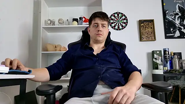 aaron nvk online show from 12-16-25, 09:19