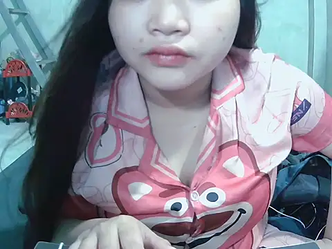 Snapshot of Lily3322 chatting on 02-22-26, 11:06 Lily3322 online show from 02-22-26, 11:06