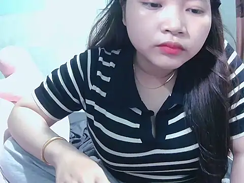 Snapshot of Lily3322 chatting on 09-28-25, 03:19 Lily3322 online show from 09-28-25, 03:19