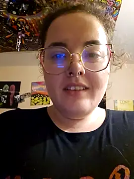 Snapshot of nuttiebuddy1 chatting on 11-05-25, 12:14 nuttiebuddy1 online show from 11-05-25, 12:14