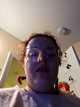 Snapshot of nuttiebuddy1 chatting on 09-20-25, 11:59 nuttiebuddy1 online show from 09-20-25, 11:59