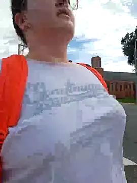 Snapshot of nuttiebuddy1 chatting on 09-16-25, 03:46 nuttiebuddy1 online show from 09-16-25, 03:46