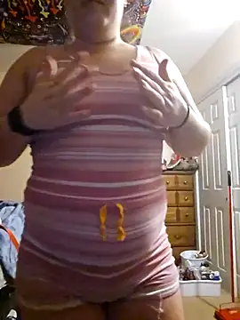 Snapshot of nuttiebuddy1 chatting on 09-21-25, 02:39 nuttiebuddy1 online show from 09-21-25, 02:39