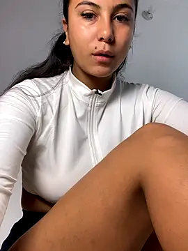 Sarahcutexoxox online show from 10-01-25, 04:44