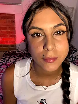 Sarahcutexoxox online show from 10-10-25, 03:29