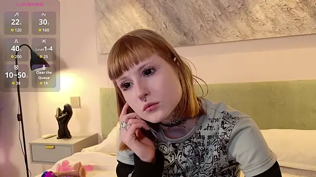 Snapshot of MilkMeSoftly chatting on 04-12-26, 08:50 MilkMeSoftly online show from 04-12-26, 08:50