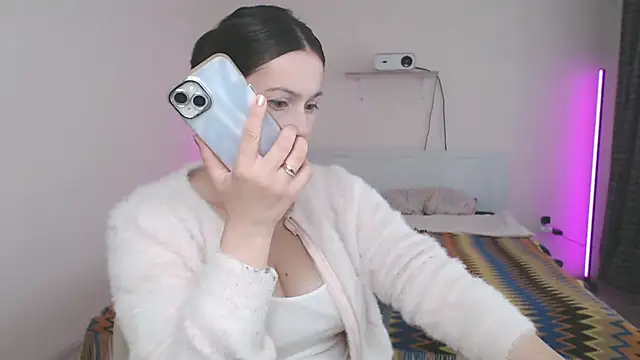 Snapshot of lustxSALLY chatting on 07-09-26, 06:25 lustxSALLY online show from 07-09-26, 06:25