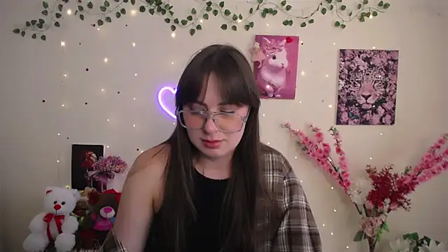 Amanda Bright  online show from 05-18-26, 10:53