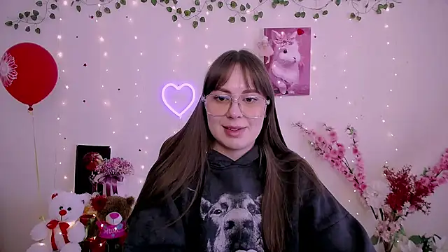 Amanda Bright  online show from 04-06-26, 11:00