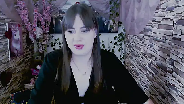 Amanda Bright  online show from 09-18-25, 07:00