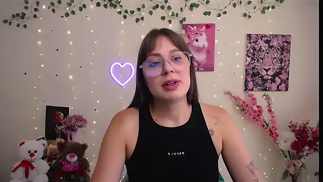 Snapshot of Amanda_Bright_ chatting on 07-14-26, 10:43 Amanda Bright online show from 07-14-26, 10:43