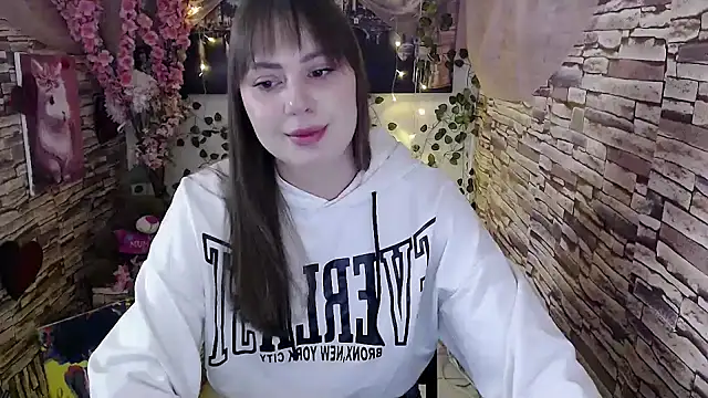 Amanda Bright  online show from 10-06-25, 06:36