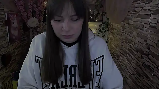 Amanda Bright  online show from 10-21-25, 06:57