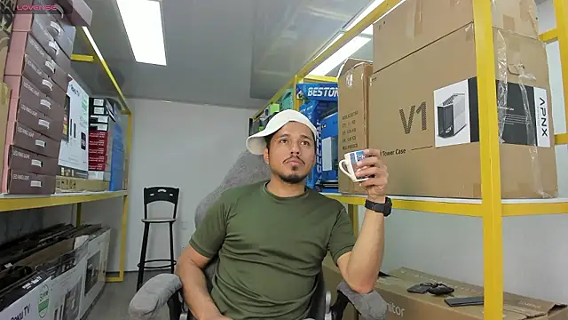 ColombiaStrip online show from 02-09-26, 02:48