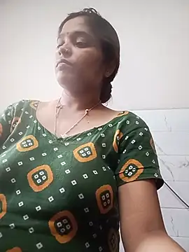 Snapshot of Trisha_71 chatting on 06-23-26, 04:10 Trisha 71 online show from 06-23-26, 04:10
