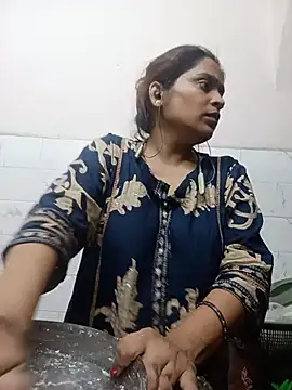 Snapshot of Trisha_71 chatting on 06-29-26, 03:56 Trisha 71 online show from 06-29-26, 03:56