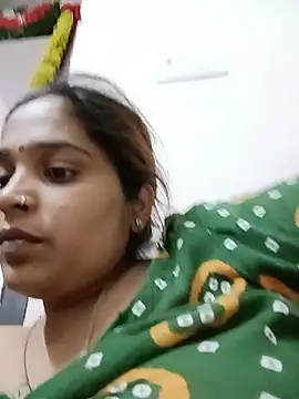 Snapshot of Trisha_71 chatting on 06-18-26, 02:44 Trisha 71 online show from 06-18-26, 02:44