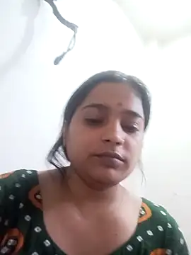 Snapshot of Trisha_71 chatting on 09-13-25, 06:24 Trisha 71 online show from 09-13-25, 06:24