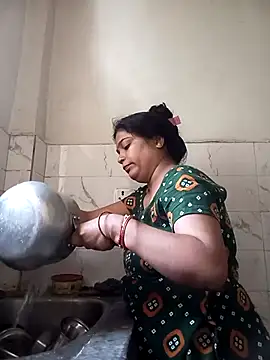 Snapshot of Trisha_71 chatting on 09-24-25, 03:24 Trisha 71 online show from 09-24-25, 03:24