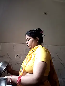 Snapshot of Trisha_71 chatting on 10-05-25, 05:20 Trisha 71 online show from 10-05-25, 05:20