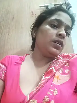 Snapshot of Trisha_71 chatting on 09-16-25, 12:39 Trisha 71 online show from 09-16-25, 12:39