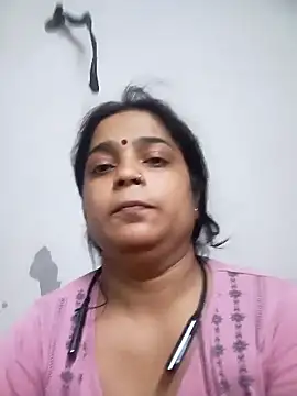 Snapshot of Trisha_71 chatting on 09-11-25, 05:24 Trisha 71 online show from 09-11-25, 05:24